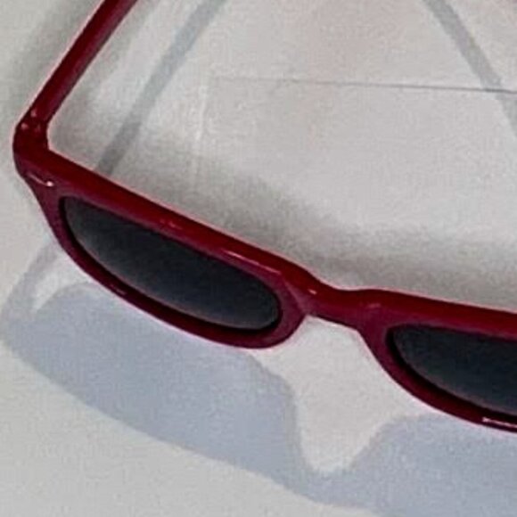New Red Sunglasses Amazing UV Protection with Style Never Worn NWOT - Picture 2 of 3